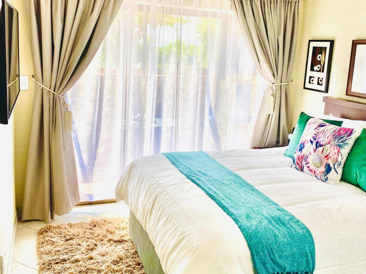 C&C Hotel Vibes Randpark Ridge Jhb 14 Units Available Randburg Exteriör bild