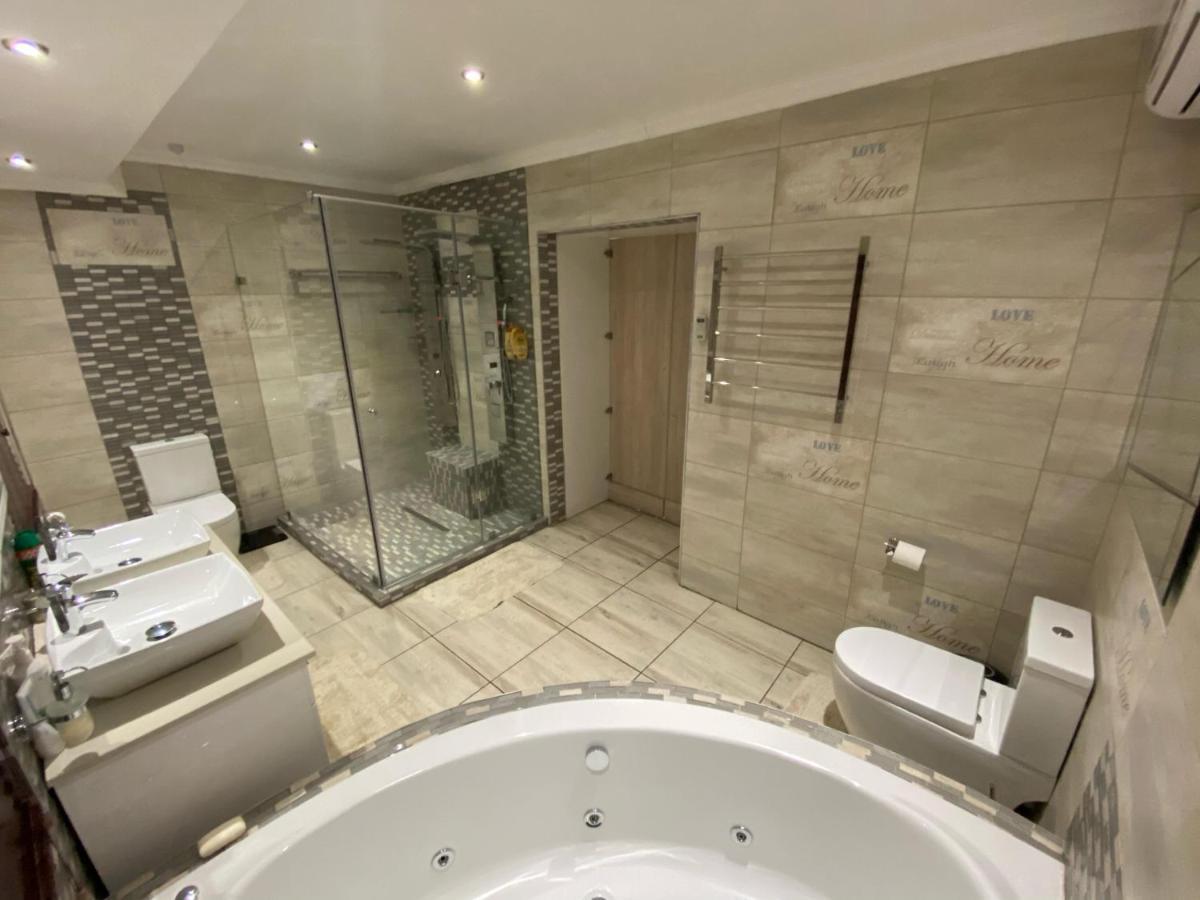 C&C Hotel Vibes Randpark Ridge Jhb 14 Units Available Randburg Exteriör bild