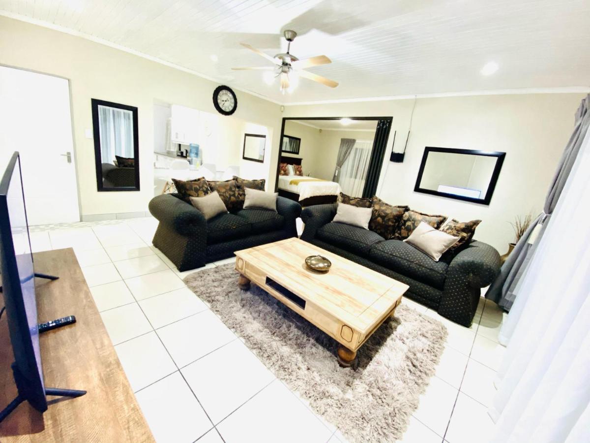 C&C Hotel Vibes Randpark Ridge Jhb 14 Units Available Randburg Exteriör bild